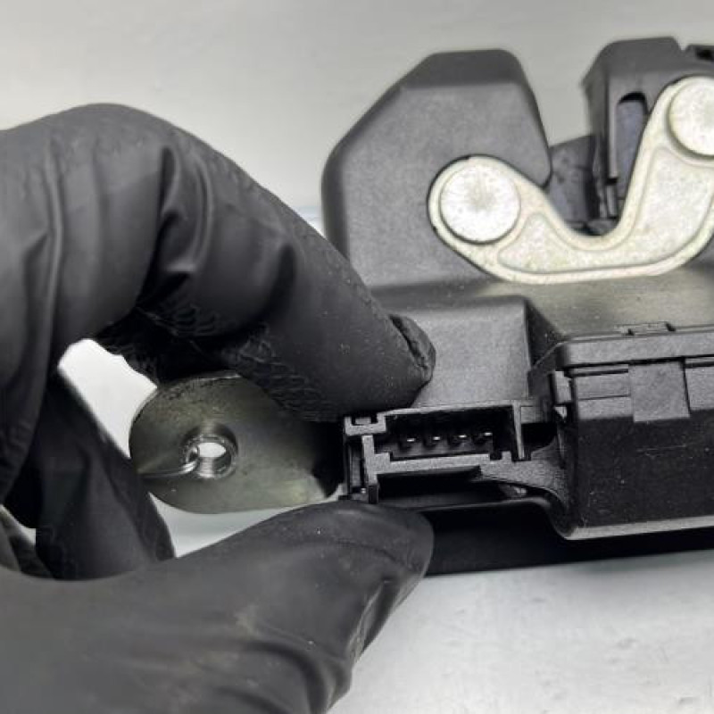 Serrure de hayon ALFA ROMEO GIULIETTA 2 Photo n°2