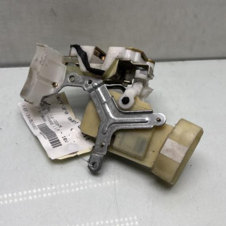 Serrure avant droit TOYOTA YARIS 1