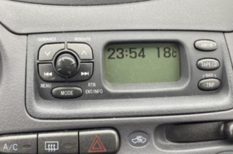 Serrure avant droit TOYOTA YARIS 1