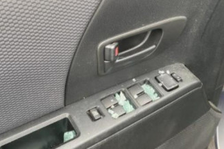 Serrure avant droit MAZDA 5 1