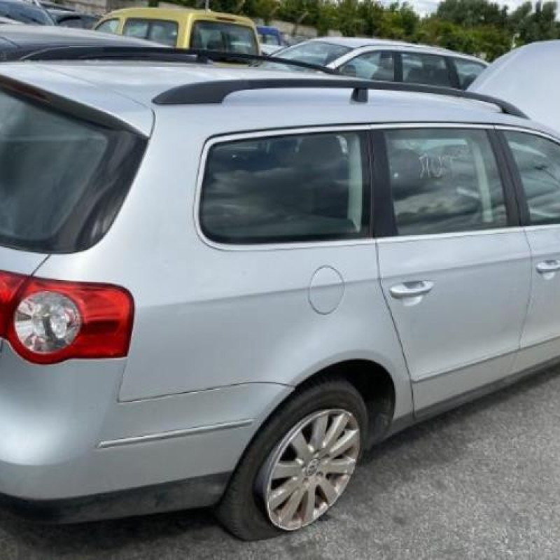Pare choc avant VOLKSWAGEN PASSAT 5 Photo n°12