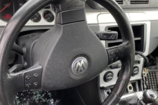 Pare choc avant VOLKSWAGEN PASSAT 5