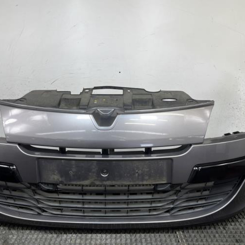 Pare choc avant RENAULT MEGANE 3 Photo n°1