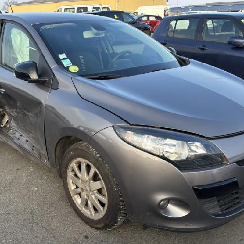 Pare choc avant RENAULT MEGANE 3 Photo n°8