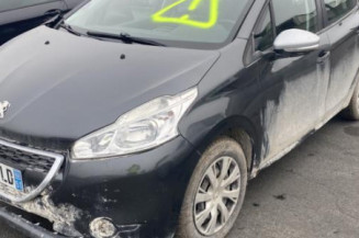 Pare boue arriere gauche PEUGEOT 208 1