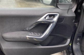 Pare boue arriere droit PEUGEOT 2008 1