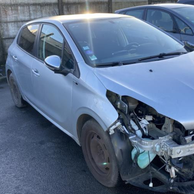 Pare boue arriere droit PEUGEOT 208 1 Photo n°6