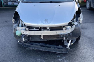 Pare boue arriere droit PEUGEOT 208 1