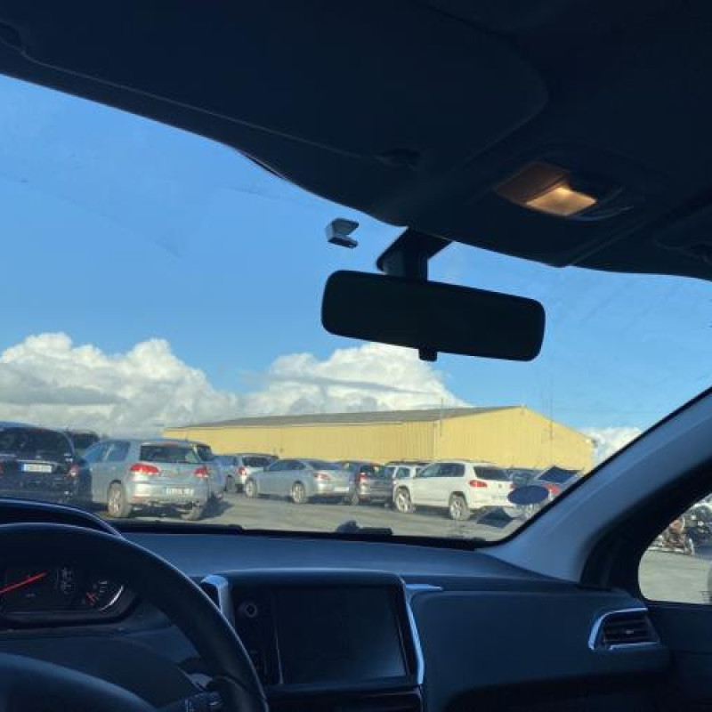 Pare boue arriere droit PEUGEOT 208 1 Photo n°17