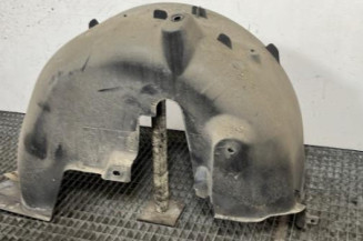 Pare boue arriere gauche PEUGEOT 208 1