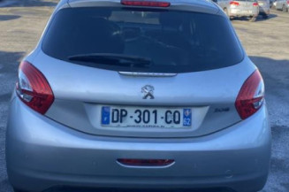Pare boue arriere gauche PEUGEOT 208 1