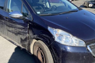 Pare boue arriere gauche PEUGEOT 208 1