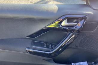 Pare boue arriere gauche PEUGEOT 208 1