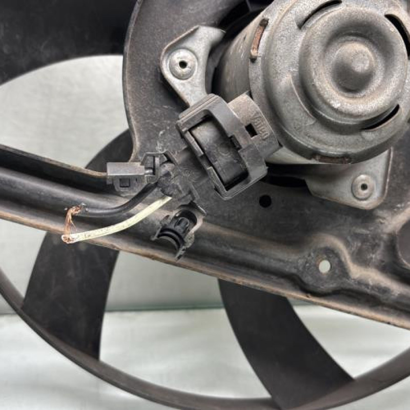 Moto ventilateur radiateur RENAULT CLIO 2 Photo n°4
