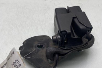 Attache ceinture arriere gauche RENAULT CLIO 2