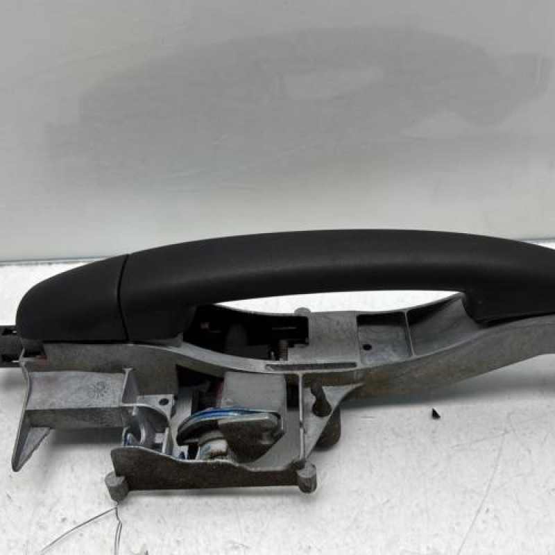 Poignee porte arriere gauche CITROEN C4 PICASSO 1 Photo n°1