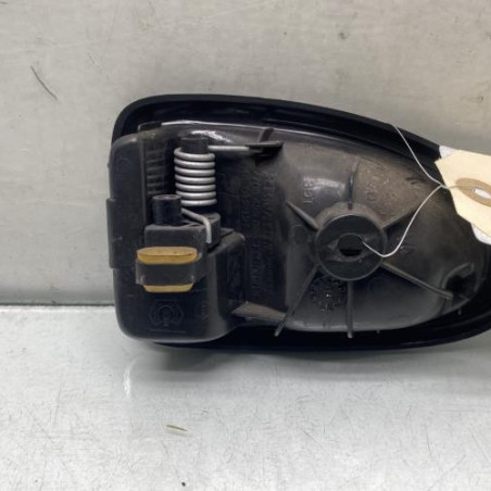 Poignee interieur arriere droit RENAULT CLIO 2 CAMPUS