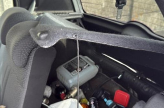 Poignee interieur arriere gauche RENAULT CLIO 2 CAMPUS