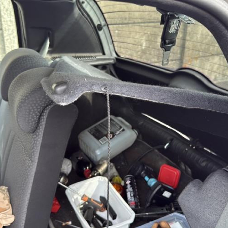 Poignee interieur arriere gauche RENAULT CLIO 2 CAMPUS Photo n°11