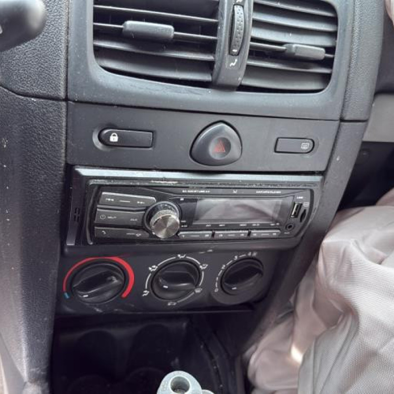 Poignee interieur arriere gauche RENAULT CLIO 2 CAMPUS Photo n°16