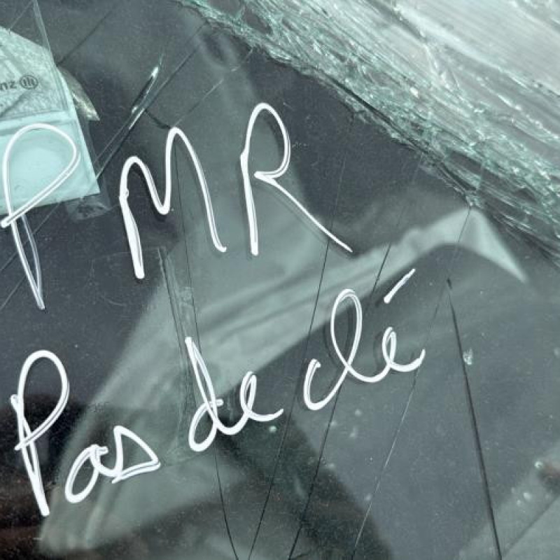 Poignee interieur arriere gauche RENAULT CLIO 2 CAMPUS Photo n°18