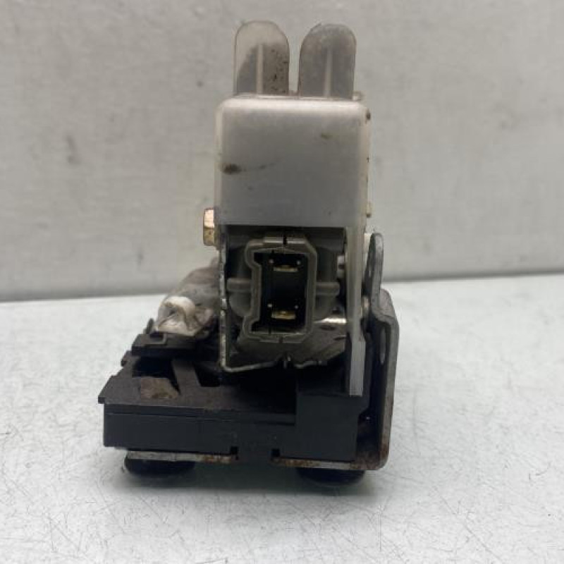 Serrure arriere droit RENAULT CLIO 2 CAMPUS Photo n°4