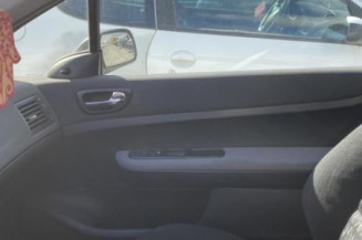 Serrure avant droit PEUGEOT 307