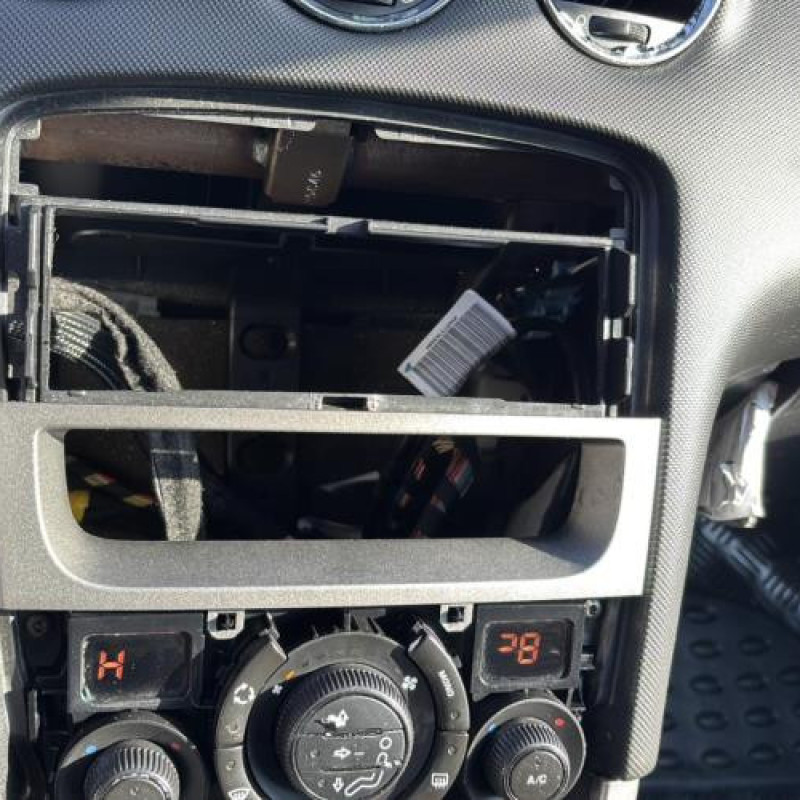 Boitier servitude moteur (BSM) PEUGEOT 308 1 Photo n°12