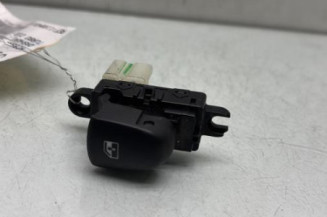 Interrupteur de leve vitre arriere droit NISSAN QASHQAI 2 Photo n°1