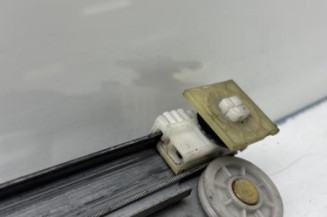 Leve vitre electrique avant droit PEUGEOT 106