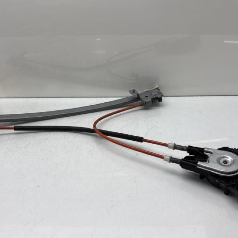 Leve vitre electrique avant gauche PEUGEOT 106 Photo n°1