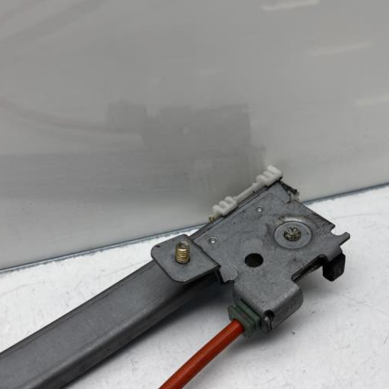 Leve vitre electrique avant gauche PEUGEOT 106 Photo n°3