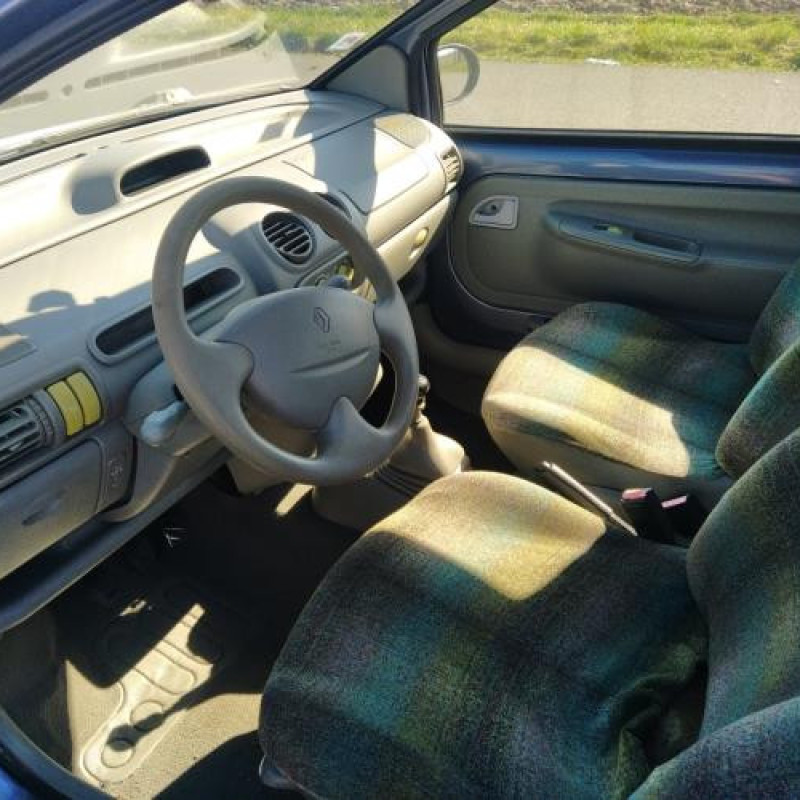 Pompe lave glace avant RENAULT TWINGO 1 Photo n°9