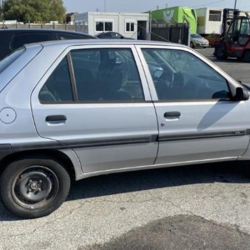 Porte arriere droit CITROEN SAXO Photo n°8