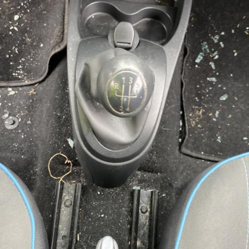 Feu arriere secondaire gauche (feux) RENAULT TWINGO 2 Photo n°19