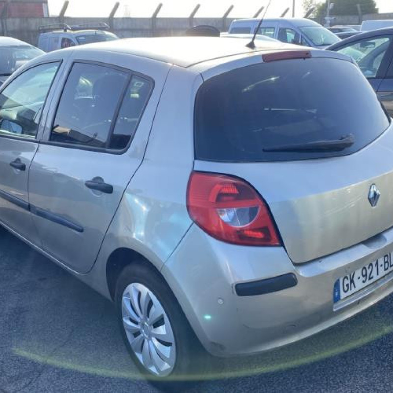 Aile avant droit RENAULT CLIO 3 Photo n°9