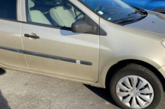 Aile avant droit RENAULT CLIO 3