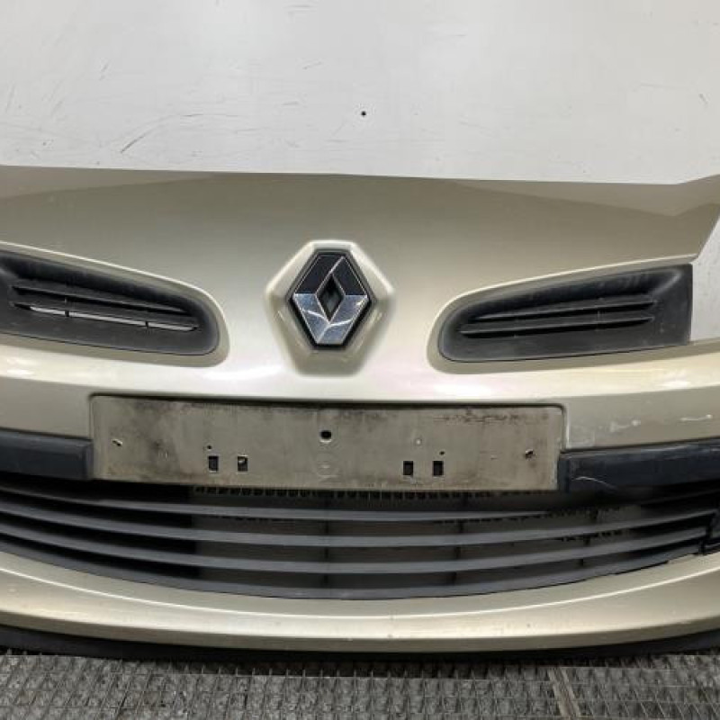 Pare choc avant RENAULT CLIO 3 Photo n°1