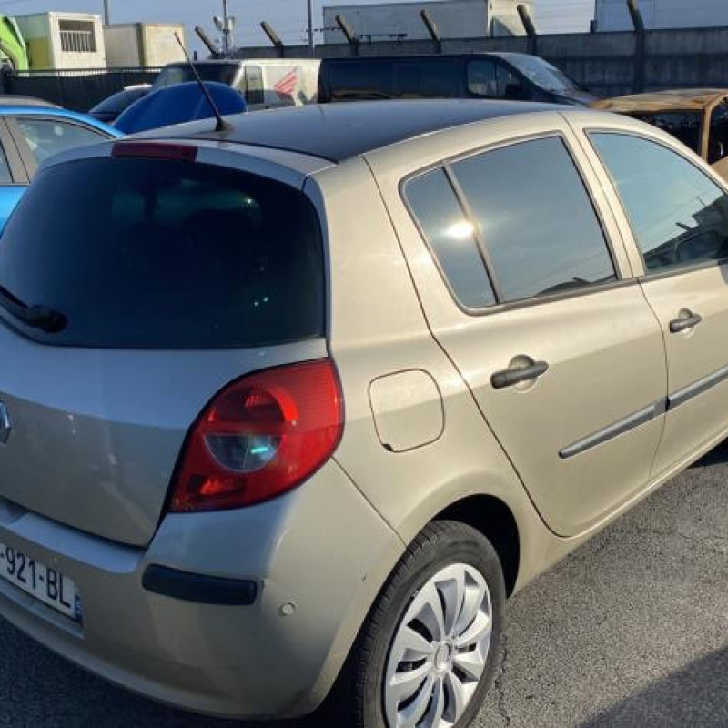 Pare choc avant RENAULT CLIO 3 Photo n°10