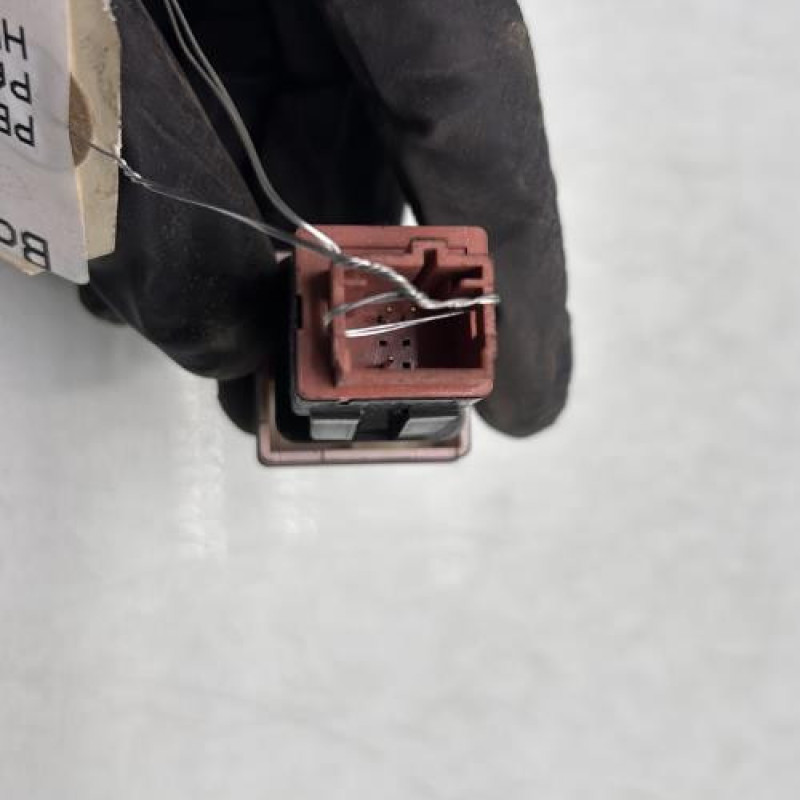 Bouton de warning PEUGEOT PARTNER 2 Photo n°3