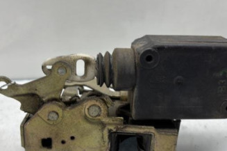 Serrure arriere gauche PEUGEOT 106