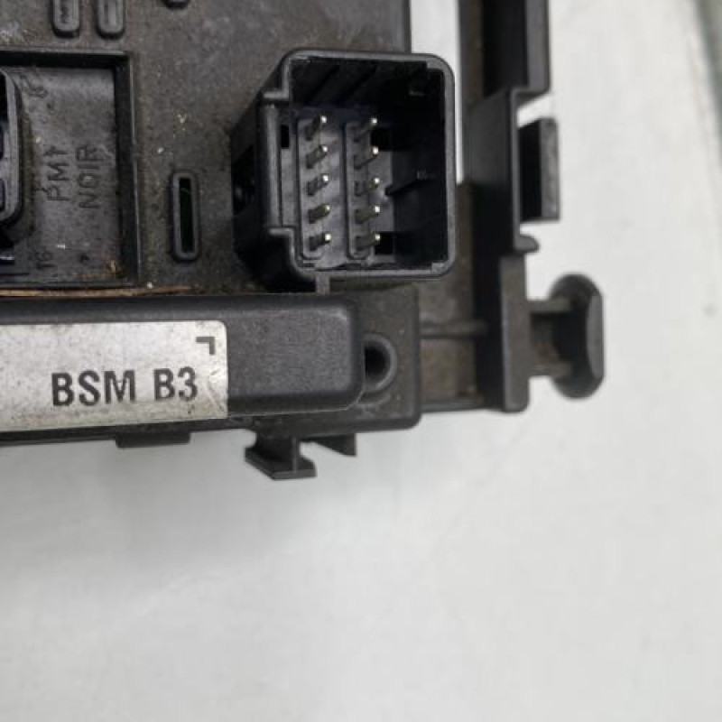 Boitier servitude moteur (BSM) PEUGEOT 807 Photo n°6