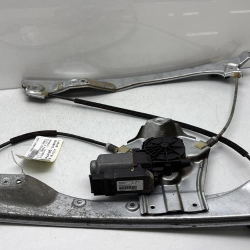 Leve vitre electrique avant gauche RENAULT CLIO 3 Photo n°1