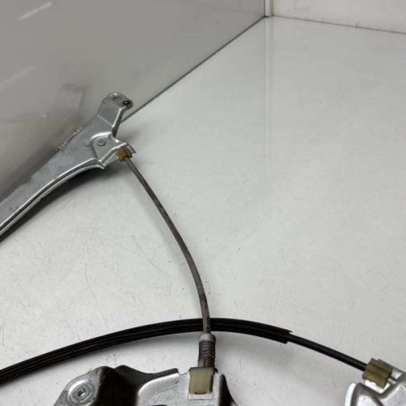 Leve vitre electrique avant gauche RENAULT CLIO 3 Photo n°3