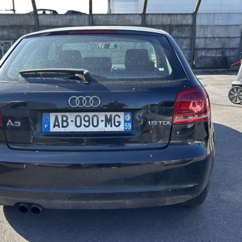 Anti brouillard droit (feux) AUDI A3 2 Photo n°8