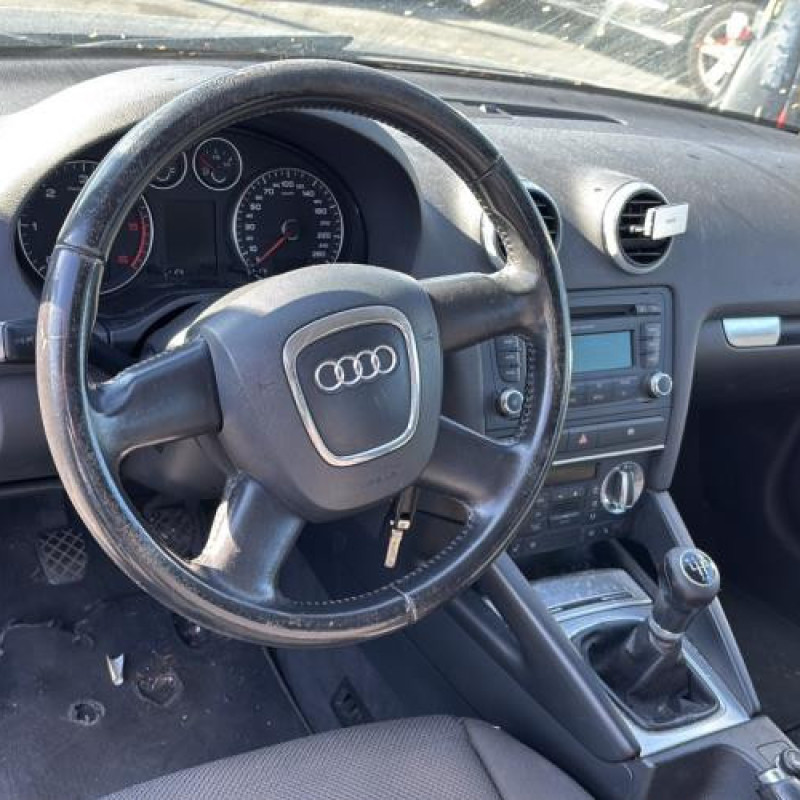 Anti brouillard droit (feux) AUDI A3 2 Photo n°15