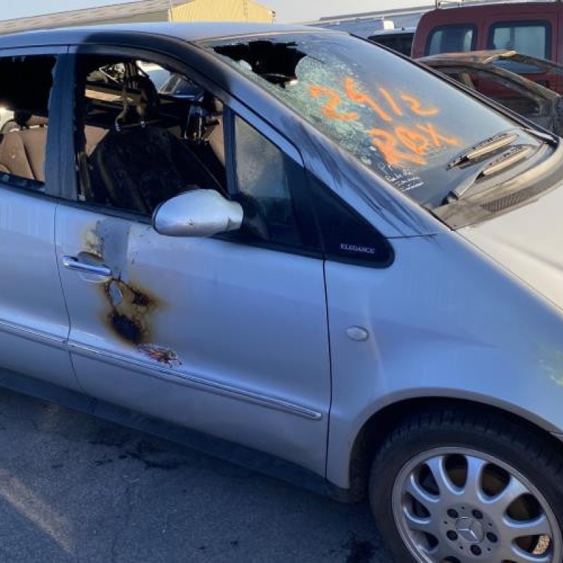 Feu arriere principal gauche (feux) MERCEDES CLASSE A 168 Photo n°10