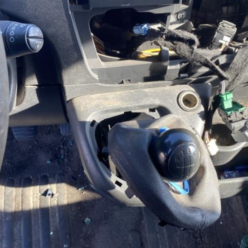 Crosse arriere droit RENAULT MASTER 3 Photo n°20