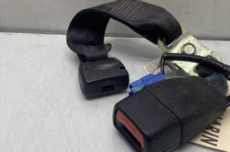 Attache ceinture arriere droit TOYOTA YARIS 3 Photo n°1