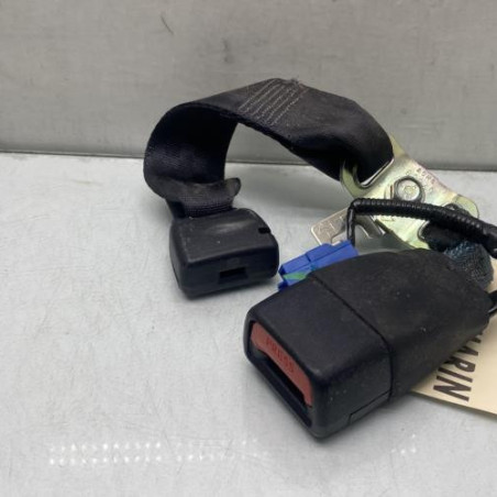 Attache ceinture arriere droit TOYOTA YARIS 3 Photo n°1